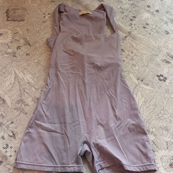 Workout romper - Picture 1 of 3